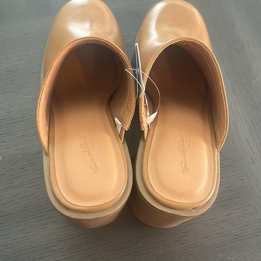 Universal Thread Tan Mules - Picture 6 of 6